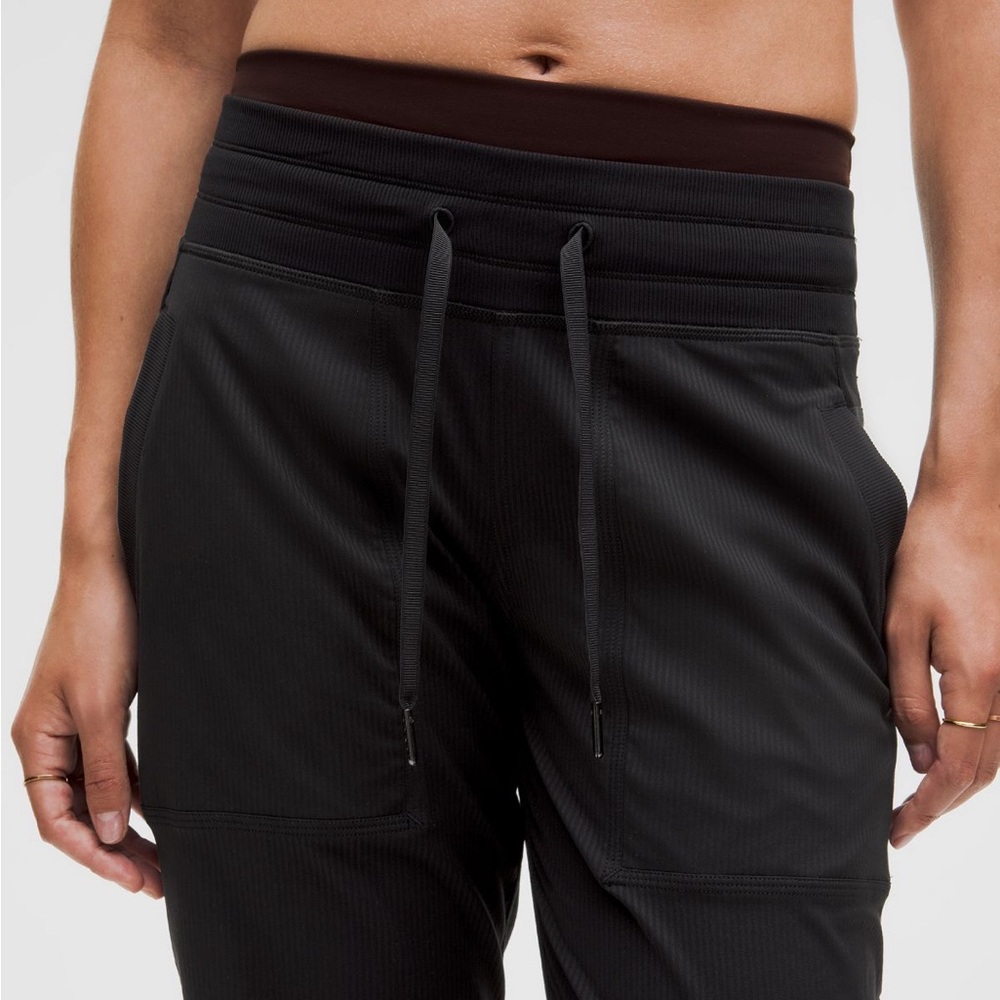 Lulu Dance Studio Mid-Rise Pants sz 10 short NWOT FREE SHIPPING - Picture 6 of 9